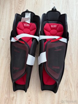 Predám hokejové chrániče Bauer NSX veľkosť 16”/41cm - 2
