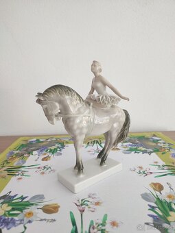Royal dux baletka na koni porcelánová soška rarita - 2