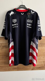 Predám F1 a MotoGP merch/ dres a šiltovky čiapky - 2