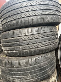 285/45r22 - 2
