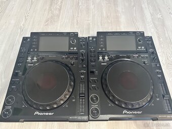 Pioneer CDJ 2000 - 2
