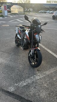 KTM Duke 790 - 2