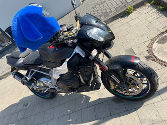 Aprilia tuono RR1000 - 2