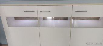 Komoda bielej farby - 2