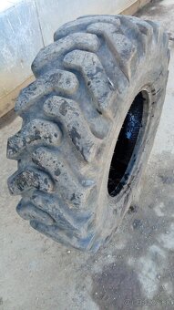 Predam pneumatiku na traktorbager - 2