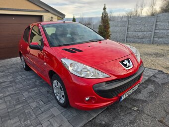 Predám Peugeot 206 +    1.4 benzín r.v.2009 - 2