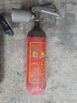 Staré hasiace prístroje CO2 - 2