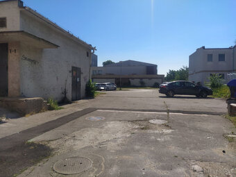 Prenajmeme parkovacie miesto v centre Nitry - 2