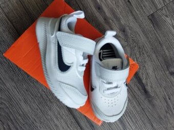 Nové tenisky zn. NIKE veľ. 21 - 2