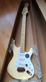 Vintage Stratocaster - 2
