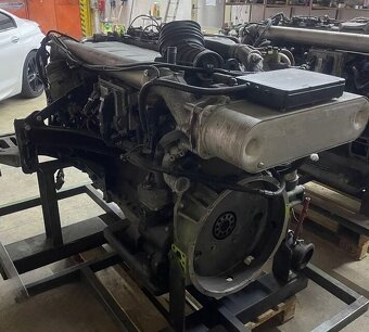 Prodam motor MAN D2676LOH24 - 2