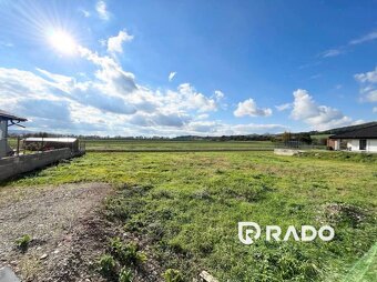 RADO | Na predaj slnečný pozemok 586m2 v obci Dulov - 2