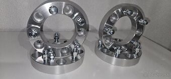 Podlozky 3cm 5x139.7 - 2