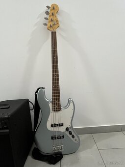 Basgitara a amplifier - 2