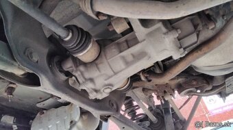 Hyundai Santa Fe 2.2 CRDi 2008 predám KAPOTA, DIFERENCIAL, - 2