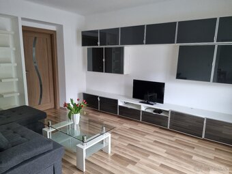Znížená cena - Na prenájom 2 izbový byt v centre Galanty - 2