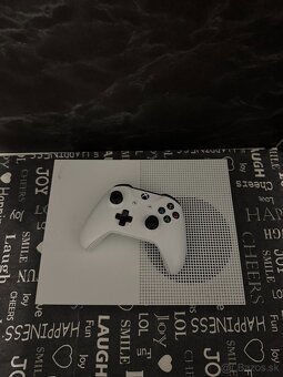 Xbox One S - 2