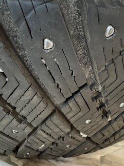 Predám málo používané zimné pneumatiky Goodyear Ultragrip - 2