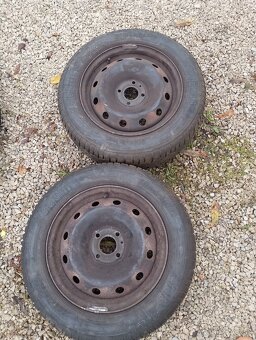 Predám 2 kusy zimné pneu - 2
