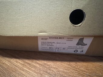 BOSP zimná trekova obuv veľ. 43, momentálne rezervované. - 2