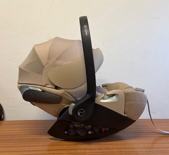 Polohovateľná autosedačka Cybex Cloud T i-Size plus - 2