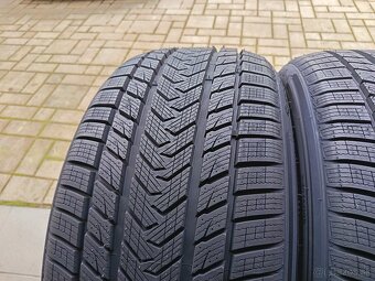 zimne pneu 255/40 R20 - 2