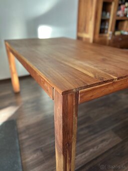 Jedálensky stôl a vitrína - 2