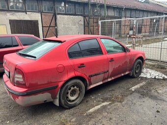 Škoda octavia 1.8 benzín - 2