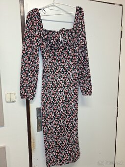 Midi kvetované šaty - 2