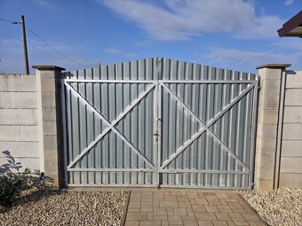 Dvojkridlova brana - 2