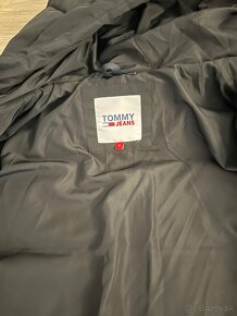 Čierna damska zimna bunda Tommy Hilfiger - 2
