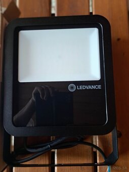 Led reflektor LEDVANCE FLOODLIGHT 80W 4000K +darček - 2