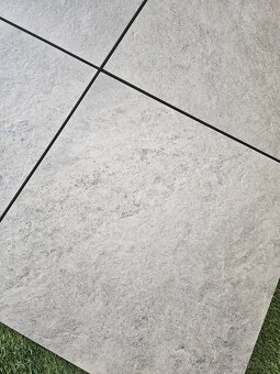 Terasová dlažba protišmyk sivá silver ako kameň 60x60x2 cm - 2