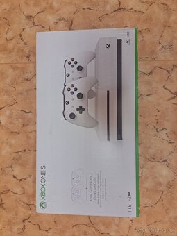 Xbox One S - 2