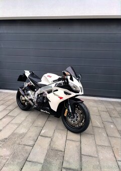 Aprilia RSV4 1000R - 2