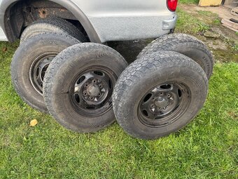 Predám pneumatiky 235/75 R15 - 2