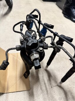 Vstrekovač FORD 1.8 TDCI 2004-2011 4M5Q-9F593-AD - 2