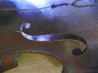 staré 3/4 husle Stradivári - 2