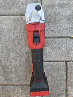 Einhell Axxio uhlová brúska 125 - 2