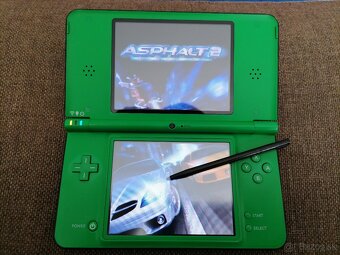 Nintendo DSi XL - 2