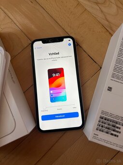 Predám iphone 11 white - 2