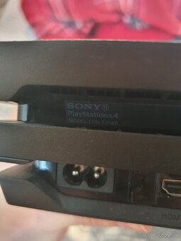 Predám Playstation 4 Pro 1TB - 2