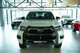 Toyota Hilux DC 2.8 I D-4D Invincible Sport 4x4 A/T - 2