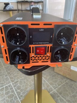 Auto invertor 12 V → 220 V - 2