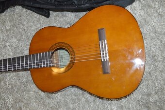 predam - gitara Yamaha C40 - 2