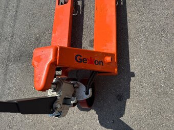 Paletovy vozík 2,5 T - 2