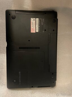 Samsung NP300E7A-soarustr-čierny - 2