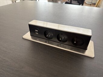 Predám veľký kancelársky stôl 140×140 cm s elektroboxom - 2