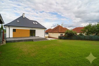 Predaj: Zrekonštruovaný Rodinný Dom 4+1 v Malebnej Obci Divi - 2