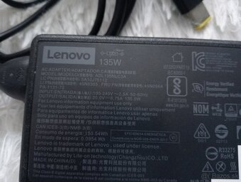 originálny adaptér pre ntb Lenovo , 135W, žltá hranatá konc. - 2